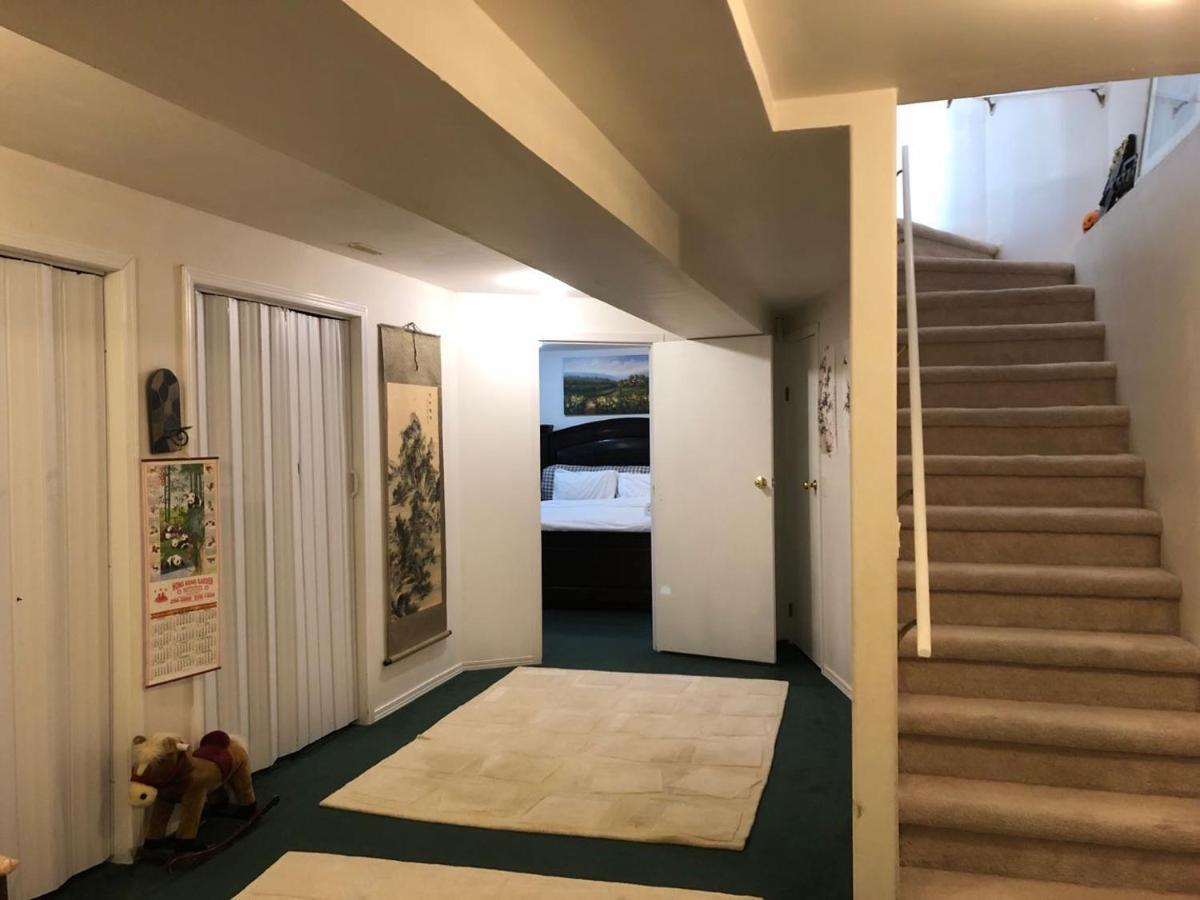 Hidden Valley Basement Suit H YYC Esterno foto